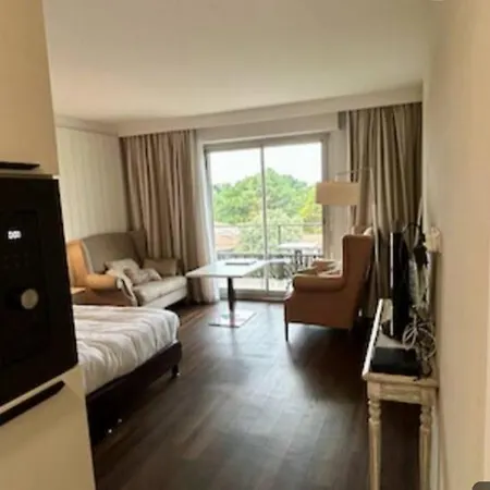 Classe 3 Etoiles, Chiberta Ocean Golf Surf * אנגלה